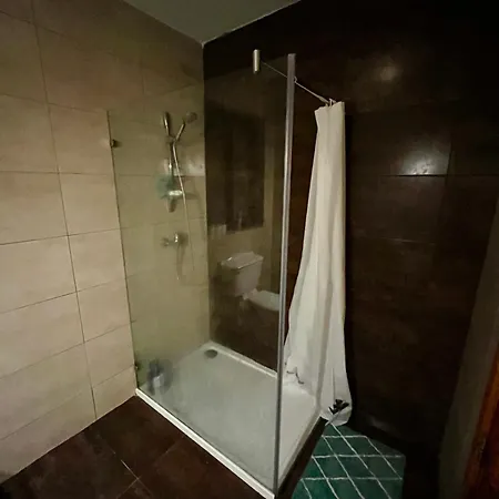 Private Double In Shared Home, Perfect Location! 아파트 Saint Julian's
