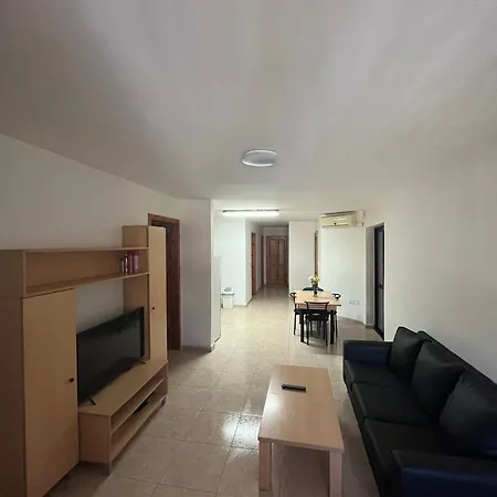 Private Double In Shared Home, Perfect Location! *