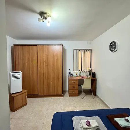 Apartman Private Double In Shared Home, Perfect Location! San Ġiljan
