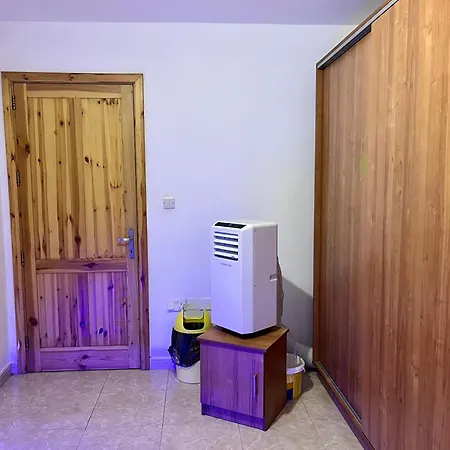 Private Double In Shared Home, Perfect Location! Appartement San Ġiljan